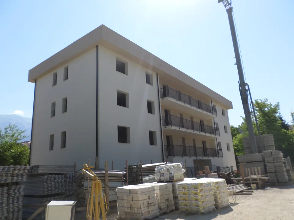 Facciate in fase di completamento