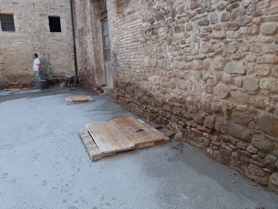 Pavimentazioni e ambienti del cortile