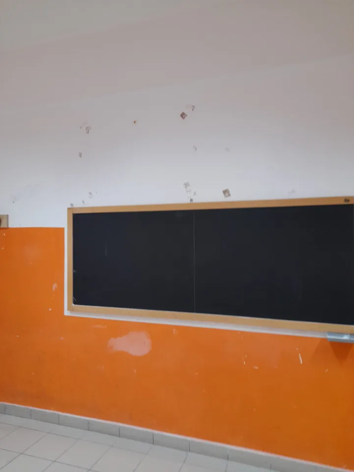 Aula e finiture completate